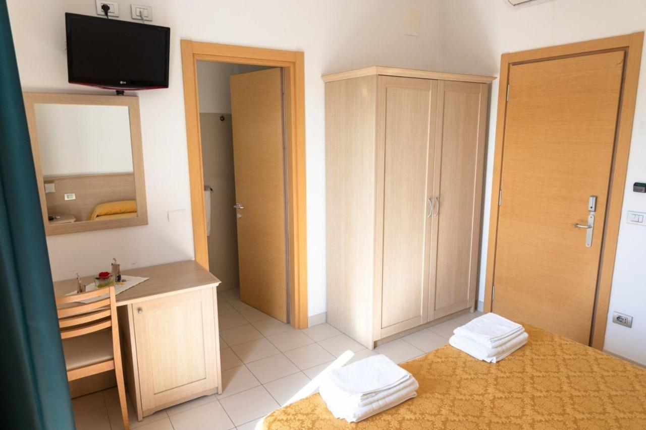 Hotel Capitano Tortoreto Eksteriør bilde