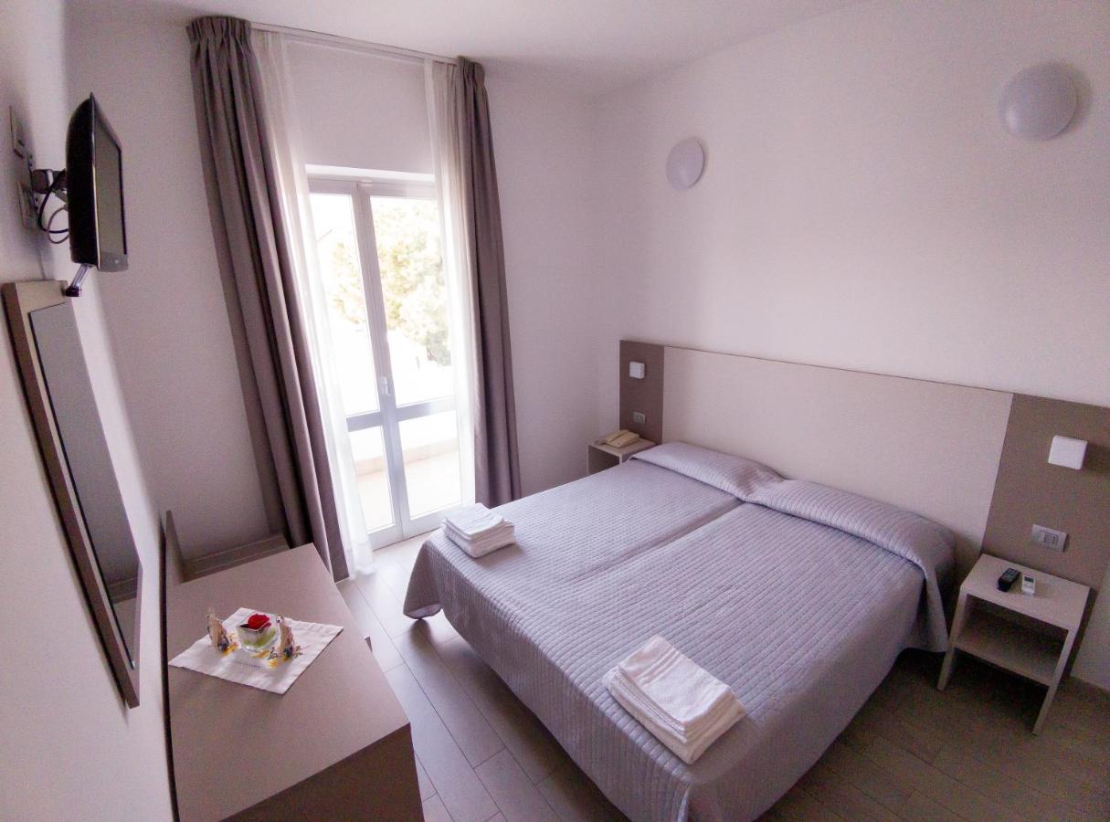 Hotel Capitano Tortoreto Eksteriør bilde