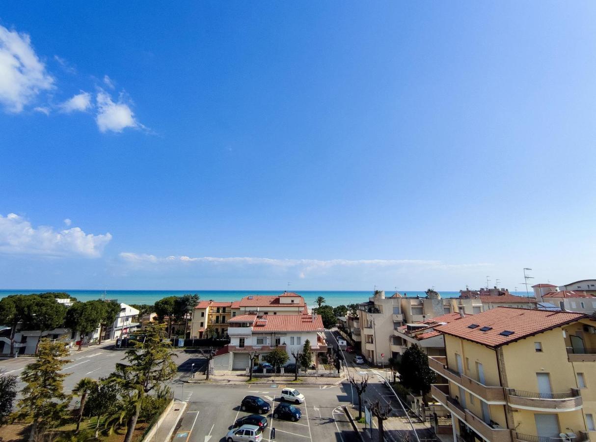 Hotel Capitano Tortoreto Eksteriør bilde