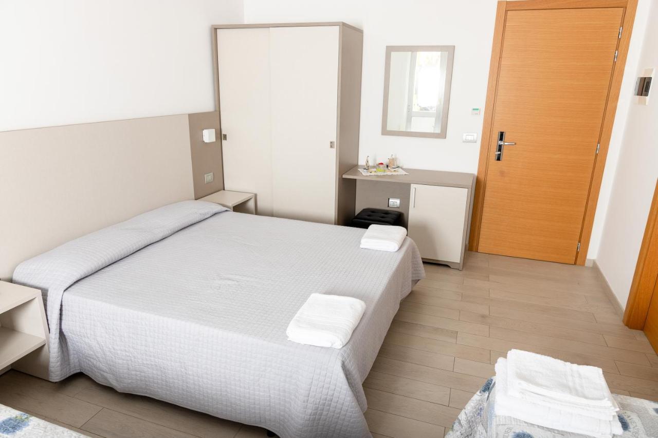Hotel Capitano Tortoreto Eksteriør bilde