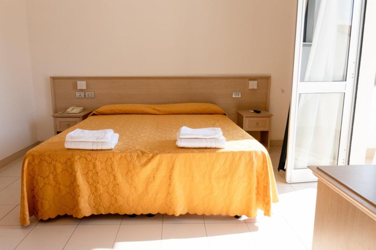 Hotel Capitano Tortoreto Eksteriør bilde